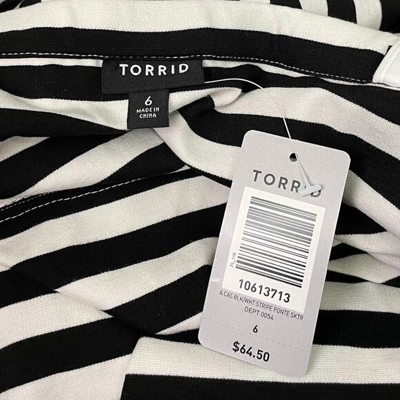 Torrid Plus Size 6 Black White Striped Ponte Knit Sleeveless Skater Dress - Picture 5 of 10